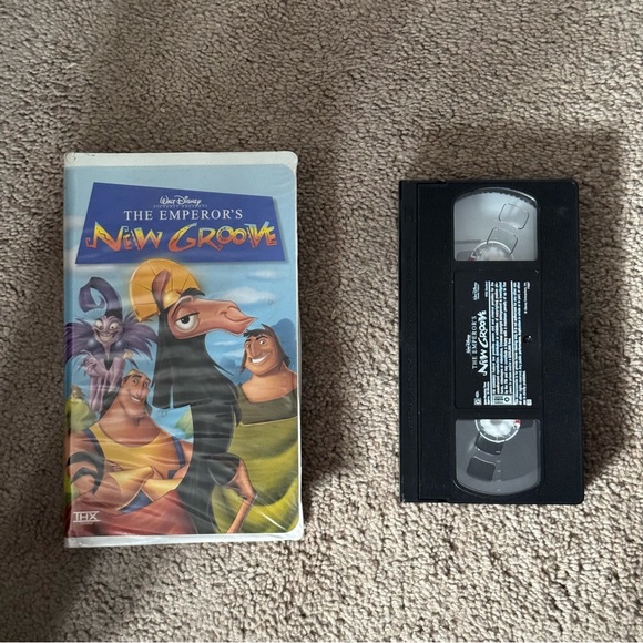 The Emperor’s New Groove VHS Tape - Picture 1 of 2